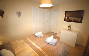 3 Bed House - Sleeps 6 - Fully Refurbished