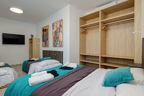 Luxury Apartments In Málaga by Seric