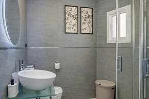 Luxury Apartments In Málaga by Seric