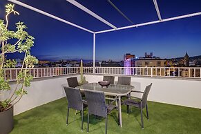 Luxury Apartments In Málaga by Seric