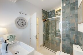 Luxury Apartments In Málaga by Seric