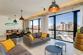 Luxury Apartments In Málaga by Seric