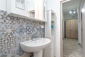 Bari Station Classic Apartment by Wonderful Italy