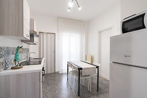 Bari Station Classic Apartment by Wonderful Italy