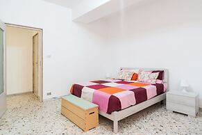 Bari Station Classic Apartment by Wonderful Italy