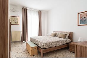 Bari Station Classic Apartment by Wonderful Italy