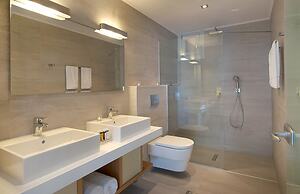 White Orchid Brassia