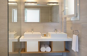 White Orchid Luisia in Vola