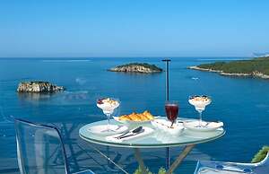 White Orchid Luisia in Vola