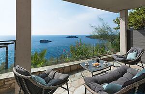 White Orchid Laelia in Vola