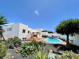 Beautiful Spacious Villa in Playa Blanca