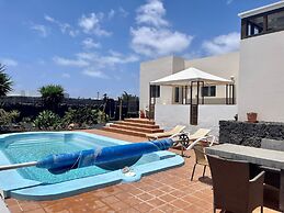 Beautiful Spacious Villa in Playa Blanca