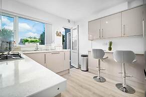 Birmingham Blissful Retreat - 3 Bed House