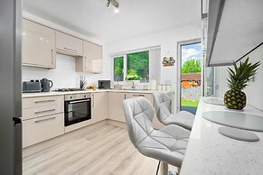 Birmingham Blissful Retreat - 3 Bed House