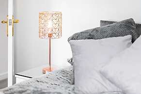 Birmingham Blissful Retreat - 3 Bed House