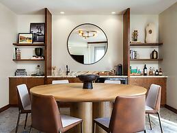 Thompson Palm Springs, by Hyatt