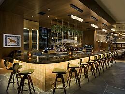 Thompson Palm Springs, by Hyatt