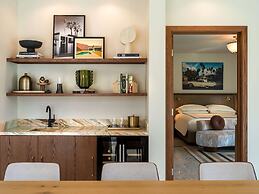 Thompson Palm Springs, by Hyatt