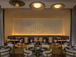 Thompson Palm Springs, by Hyatt