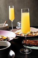 Thompson Palm Springs, by Hyatt