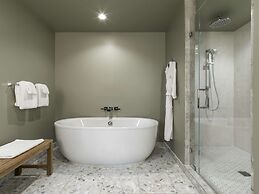 Thompson Palm Springs, by Hyatt