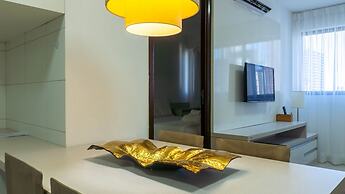 Flats at Beach Class Convention by Yolo