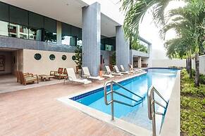 Flats at Beach Class Convention by Yolo