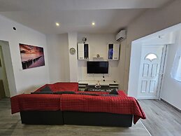 Modern apartment Nikola in a quiet area