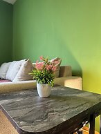 Yellow Moon Hostel&Apartment