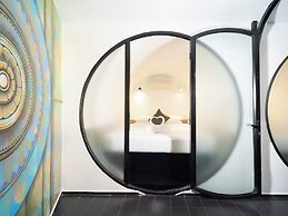 Tunnel Urban Retreat