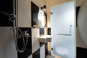 Tunnel Urban Retreat