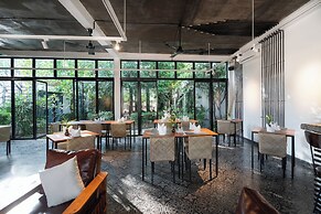 Tunnel Urban Retreat