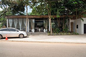 Tunnel Urban Retreat