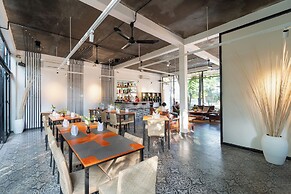 Tunnel Urban Retreat