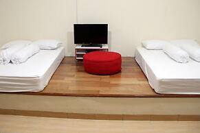 Green Leaf Guest House Jogja by Sinergi