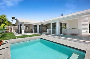 Luxury Burleigh Oasis with Pool