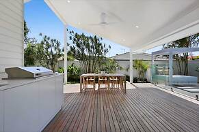 Luxury Burleigh Oasis with Pool