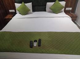 Goroomgo Hotel Diamond Mahipalpur