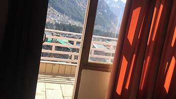 Goroomgo Ishaan Resort Manali