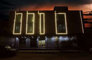 Hotel Silky Palace By GRB