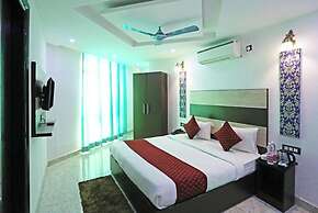 Hotel Silky Palace By GRB