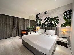 The Hans Hotel - Hubli