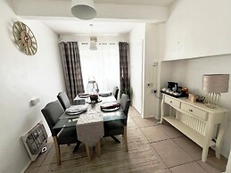 Suspire House -sleeps6-garden-bbq-coastal Retreat