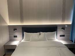 Mooncity Hotel & Boardinghouse