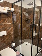 Mooncity Hotel & Boardinghouse