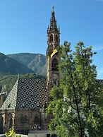 META SUITES historic city living