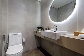 Waves - Stylish 1BR Close to IMG World & Global Village