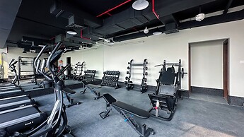 Waves - Stylish 1BR Close to IMG World & Global Village