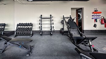 Waves - Stylish 1BR Close to IMG World & Global Village