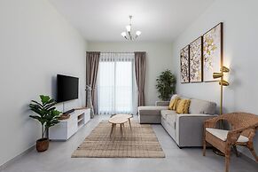 Waves - Stylish 1BR Close to IMG World & Global Village